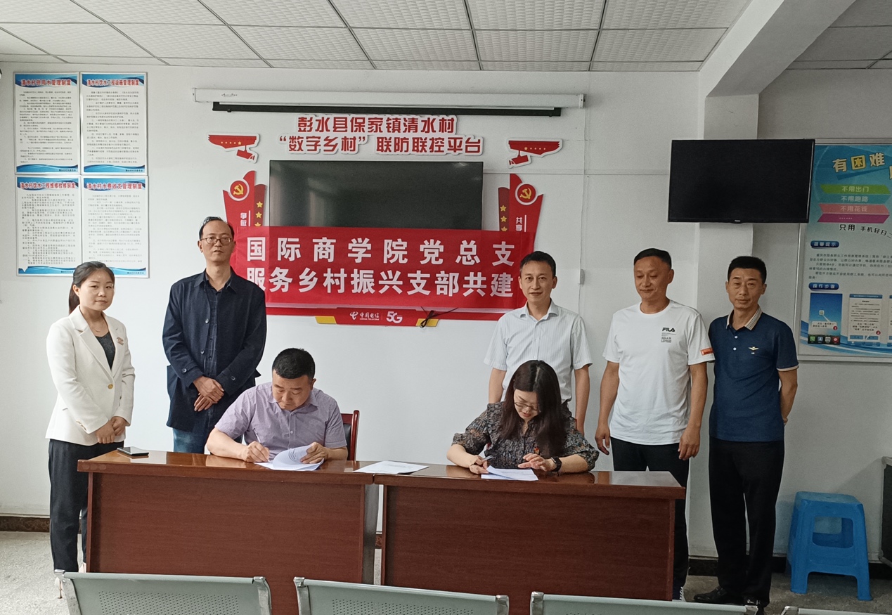 一群人站在柜台前描述已自动生成